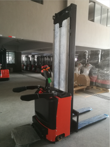 7SMITH Electric stacker with padel 1500kg 260cm cheap